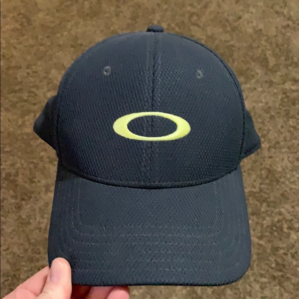Oakley hat
